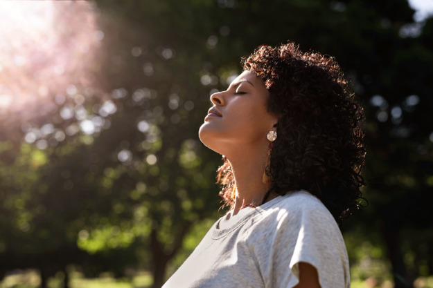 teen outdoors thinking about positive thinking for teens