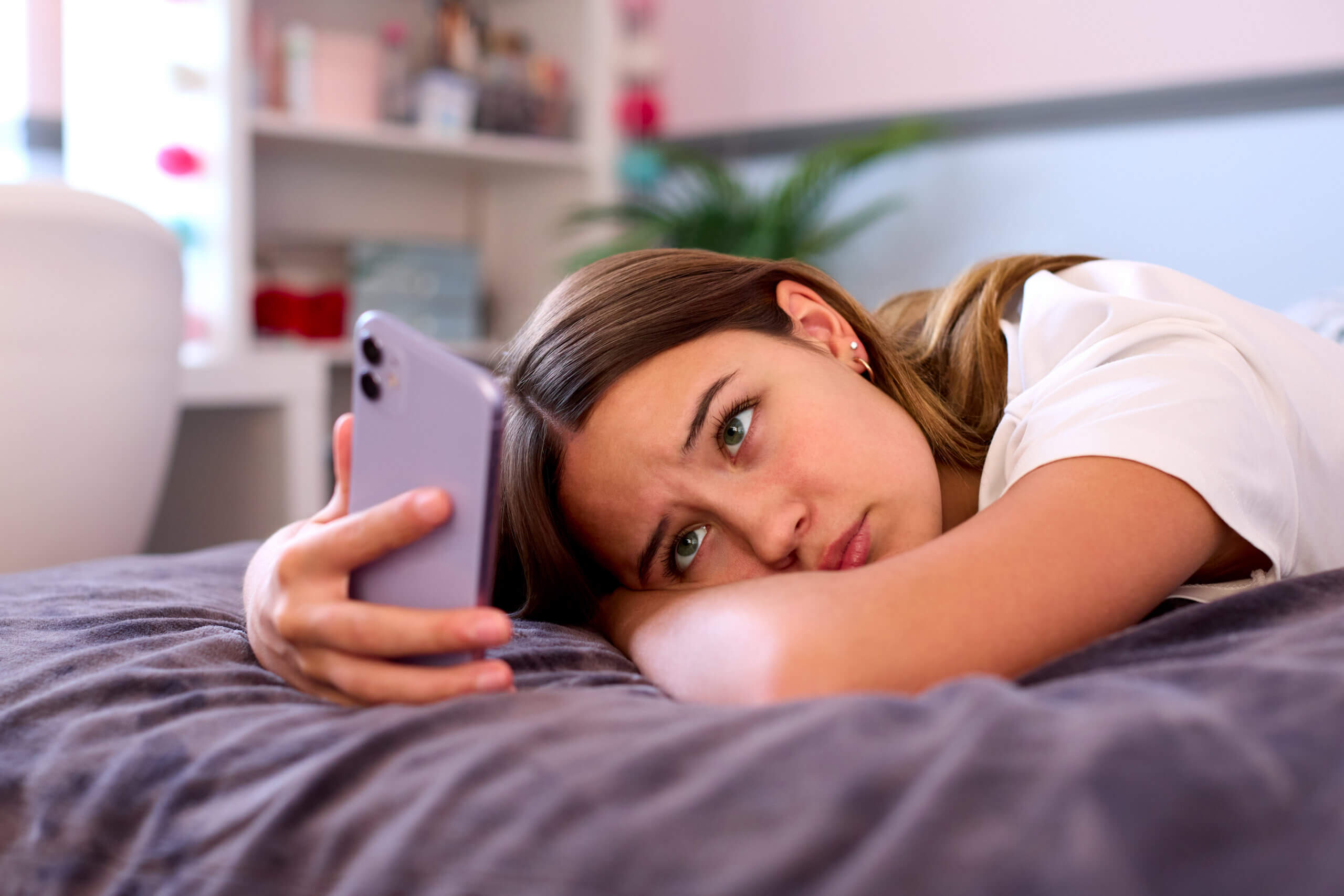 how does cyberbullying affect teen