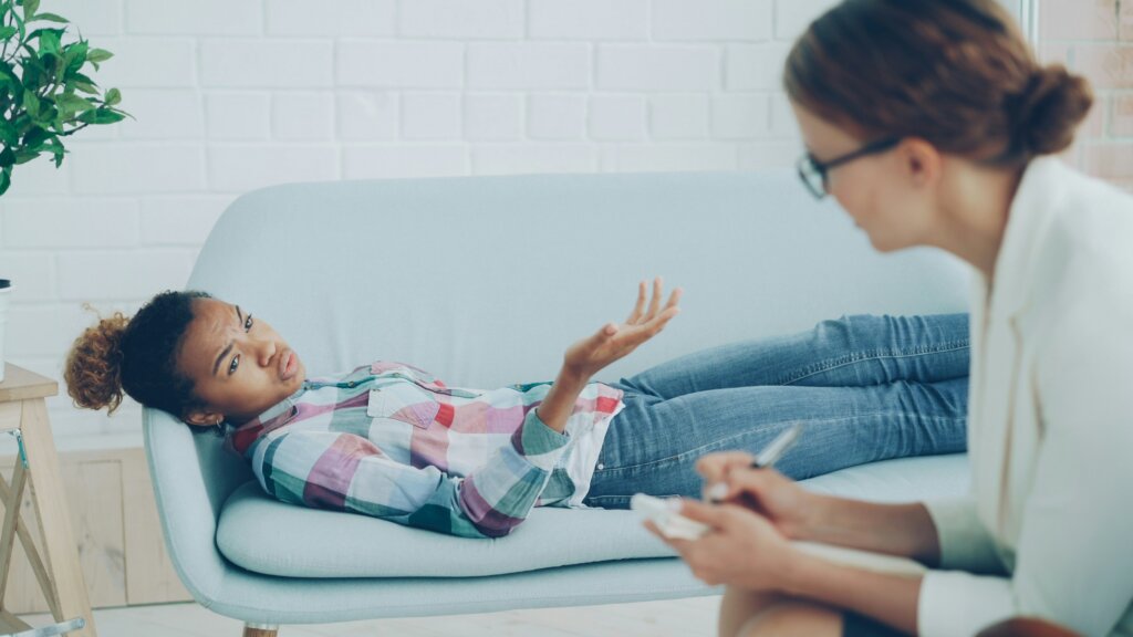 teen-talking-to-a-therapist