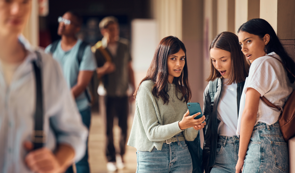Signs of Bullying - How to Tell if Your Teen Is Being Bullied and How to Help.gdoc