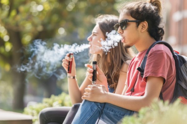 why do teens vape